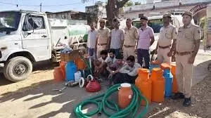 सरपंच पति अजमेर में चला रहा सिंथेटिक दूध की फैक्ट्री , 2600 लीटर दूध नष्ट करवाया, चार गिरफ्तार, सरपंच पति अजमेर में चला रहा सिंथेटिक दूध की फैक्ट्री , 2600 लीटर दूध नष्ट करवाया, चार गिरफ्तार,