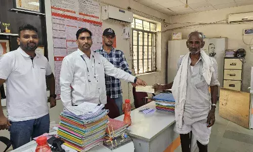 बैंक ऑफ बड़ौदा ने दी मृतक परिवारों को 6 लाख रूपए बीमा राशि पीड़ित परिजनों को मिली राहत