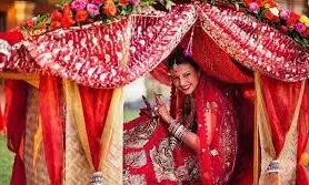 खत्म सी हो गई हे ब्याह से डोली की परम्परा खत्म सी हो गई हे ब्याह से डोली की परम्परा
