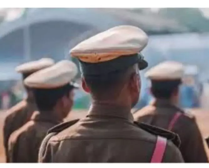 अब पत्नी ने पेट्रोल छिड़क कर पति को जलाया