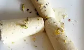 गर्मियों में घर पर बनाएं ठंडी कुल्फी, जानें कुल्फी बनाने की रेसिपी गर्मियों में घर पर बनाएं ठंडी कुल्फी, जानें कुल्फी बनाने की रेसिपी