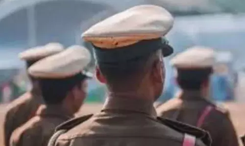 अब पत्नी ने पेट्रोल छिड़क कर पति को जलाया