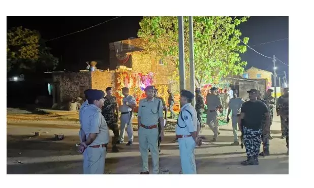 बारात पहुंचते ही छिड़ा खूनी संग्राम, ताबड़तोड़ चली गोलियां ,पांच लोगों को लगी गोली, दो की मौत बारात पहुंचते ही छिड़ा खूनी संग्राम, ताबड़तोड़ चली गोलियां ,पांच लोगों को लगी गोली, दो की मौत