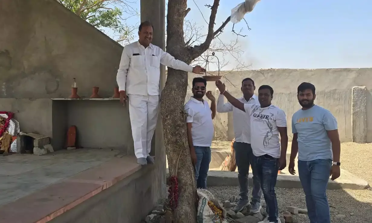 श्री निमड़िया भैरव देव मन्दिर पर परिंडे बांधकर की जीव दया