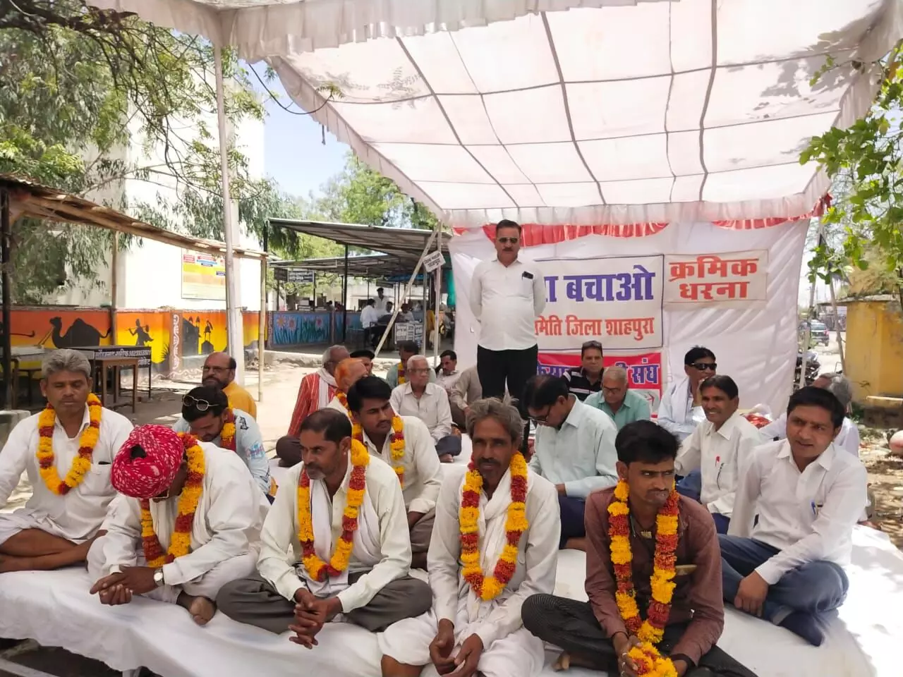 शाहपुरा जिला बचाओ आंदोलन 111 वे दिन भी अनवरत जारी शाहपुरा जिला बचाओ आंदोलन 111 वे दिन भी अनवरत जारी