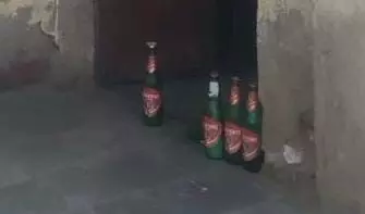 शराबियो का अड्डा बना आमली कालू सिंह का आंगनबाड़ी केंद्र