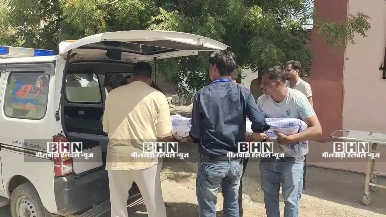 निजी स्कूल के शिक्षक ने फांसी लगाकर दी जान, परिवार गया था खाना खाने, लौटे तो मचा कोहराम निजी स्कूल के शिक्षक ने फांसी लगाकर दी जान, परिवार गया था खाना खाने, लौटे तो मचा कोहराम