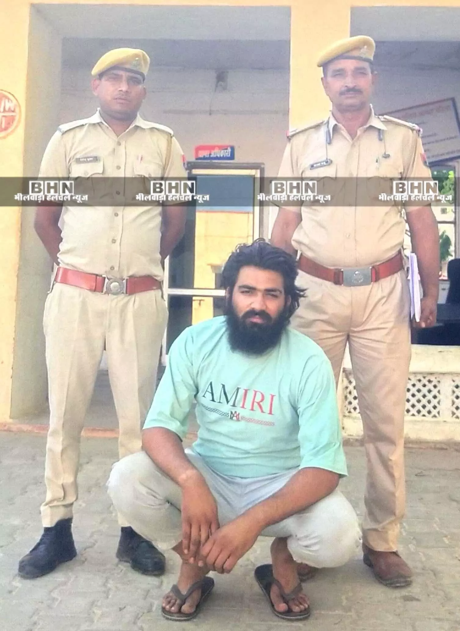 सोशल मीडिया पर आपत्तिजनक पोस्ट करने वाले को गिरफ्तार, मोबाइल बरामद सोशल मीडिया पर आपत्तिजनक पोस्ट करने वाले को गिरफ्तार, मोबाइल बरामद