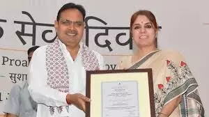 संभागीय आयुक्त सुश्री प्रज्ञा केवलरमानी को मिला राज्य स्तरीय सम्मान संभागीय आयुक्त सुश्री प्रज्ञा केवलरमानी को मिला राज्य स्तरीय सम्मान