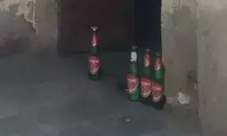 शराबियो का अड्डा बना आमली कालू सिंह का आंगनबाड़ी केंद्र शराबियो का अड्डा बना आमली कालू सिंह का आंगनबाड़ी केंद्र