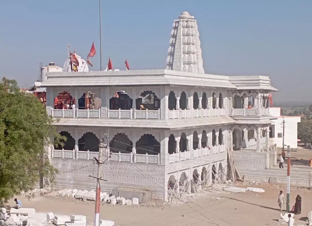 देवस्थान धनोप माता मंदिर पर विभाग की बिना अनुमति के हो रहे निर्माण कार्य पर लगी रोक देवस्थान धनोप माता मंदिर पर विभाग की बिना अनुमति के हो रहे निर्माण कार्य पर लगी रोक