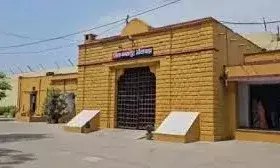 पुलिस प्रशासन के द्वारा जिला कारागृह की ली आकस्मिक सघन तलाशी पुलिस प्रशासन के द्वारा जिला कारागृह की ली आकस्मिक सघन तलाशी