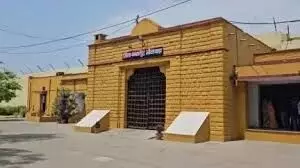 पुलिस प्रशासन के द्वारा जिला कारागृह की ली आकस्मिक सघन तलाशी