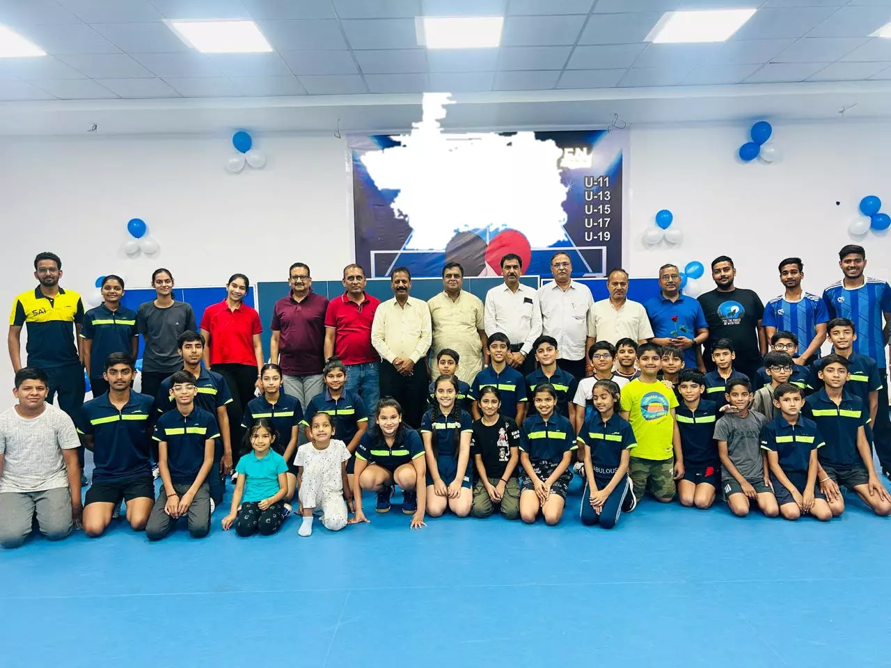 टेबल टेनिस खिलाड़ियों ने मनाया वर्ल्ड टेबल टेनिस डे टेबल टेनिस खिलाड़ियों ने मनाया वर्ल्ड टेबल टेनिस डे