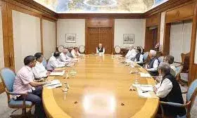 केंद्र सरकार ने कल को बुलाई सर्वदलीय बैठक ,राजनाथ सिंह कर सकते हैं अध्यक्षता