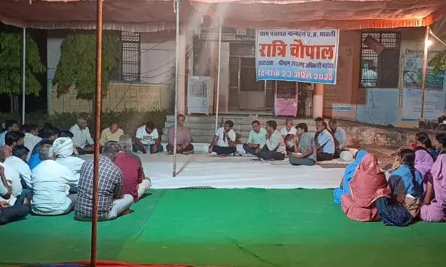 मावली एसडीएम ने नांदवेल में की रात्रि चौपाल मावली एसडीएम ने नांदवेल में की रात्रि चौपाल