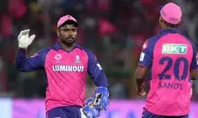 राजस्थान रॉयल्स ने टॉस जीतकर पहले गेंदबाजी करने का किया फैसला राजस्थान रॉयल्स ने टॉस जीतकर पहले गेंदबाजी करने का किया फैसला