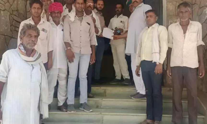 अमरतिया व खरेड़ ने की बड़ला में ही रहने की मांग अमरतिया व खरेड़ ने की बड़ला में ही रहने की मांग