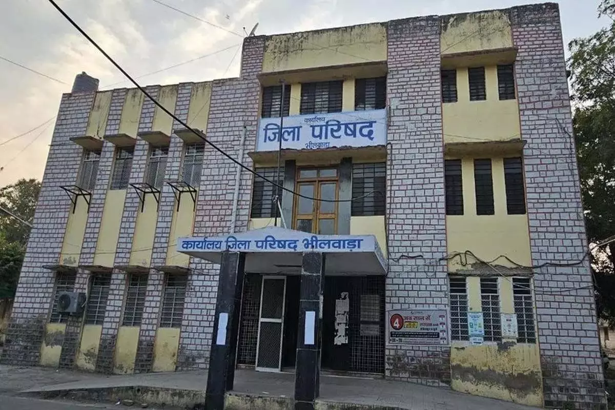 24 ग्राम पंचायतों में नहीं रहा अब सरपंची राज, सरकार ने सरपंचों व वार्ड पंचों को हटाया 24 ग्राम पंचायतों में नहीं रहा अब सरपंची राज, सरकार ने सरपंचों व वार्ड पंचों को हटाया