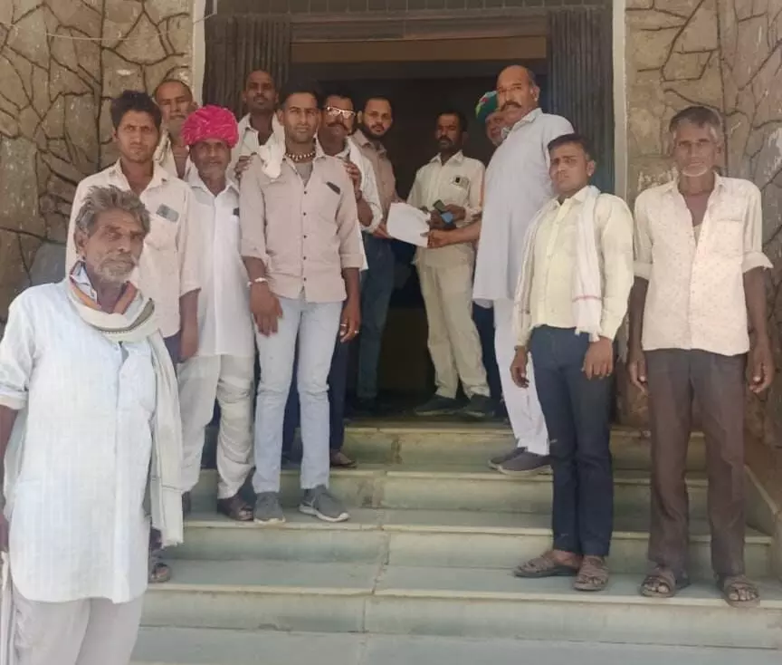 अमरतिया व खरेड़ ने की बड़ला में ही रहने की मांग अमरतिया व खरेड़ ने की बड़ला में ही रहने की मांग