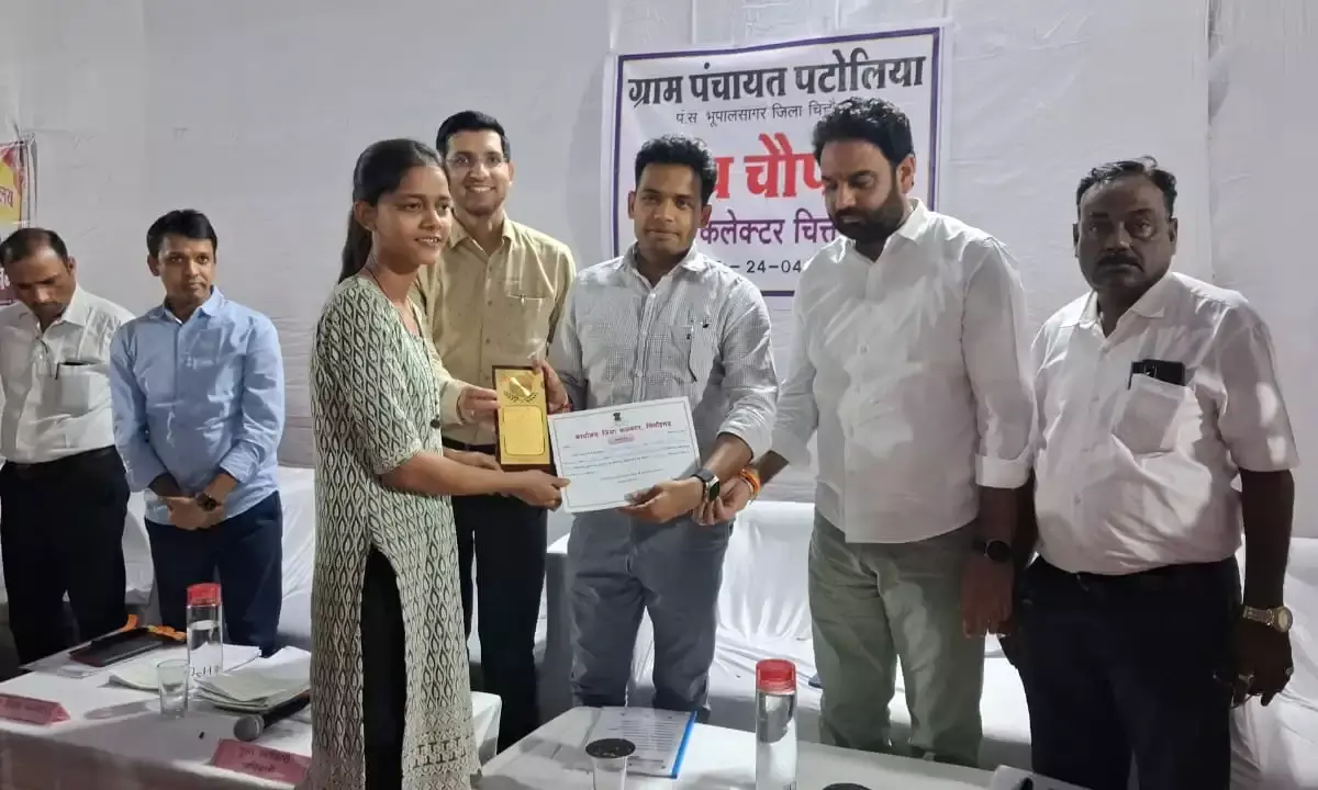 विधायक एवं ज़िला कलक्टर ने कई समस्याओं का किया हाथों-हाथ निराकरण विधायक एवं ज़िला कलक्टर ने कई समस्याओं का किया हाथों-हाथ निराकरण