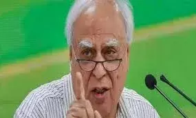 सिब्बल ने की मोदी से संसद का विशेष सत्र बुलाने की मांग, कहा- हम सरकार के साथ सिब्बल ने की मोदी से संसद का विशेष सत्र बुलाने की मांग, कहा- हम सरकार के साथ