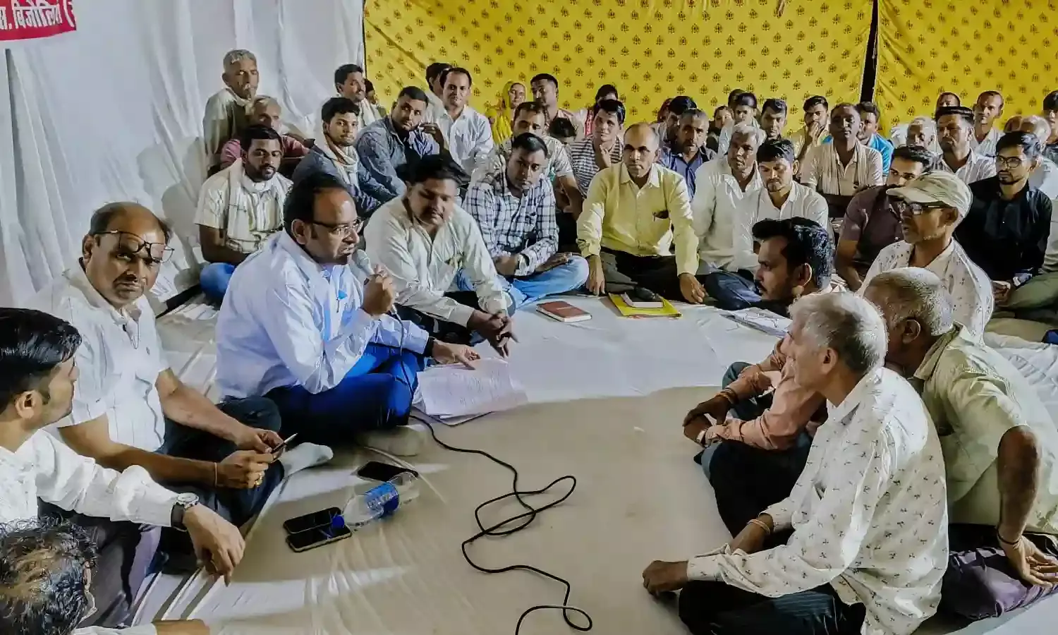 रात्रि चौपाल कार्यक्रम के तहत एसडीएम ने की जन-सुनवाई तुरंत कार्यवाही के दिए निर्देश रात्रि चौपाल कार्यक्रम के तहत एसडीएम ने की जन-सुनवाई तुरंत कार्यवाही के दिए निर्देश