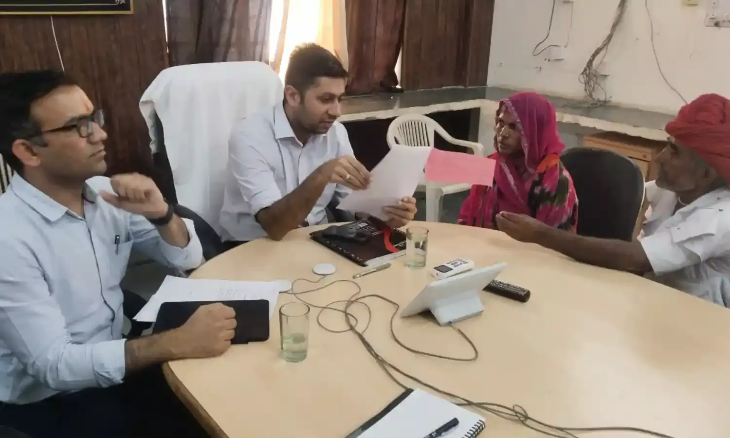 आसींद में कलेक्टर जसमीत सिंह संधू ने की जन सुनवाई आसींद में कलेक्टर जसमीत सिंह संधू ने की जन सुनवाई