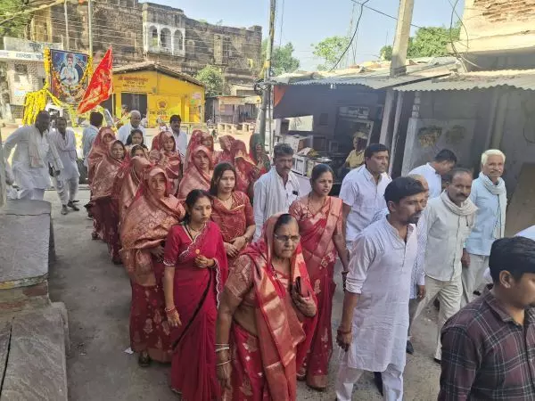 सेन जी महाराज की जयंती पर निकाली शौभायात्रा सेन जी महाराज की जयंती पर निकाली शौभायात्रा