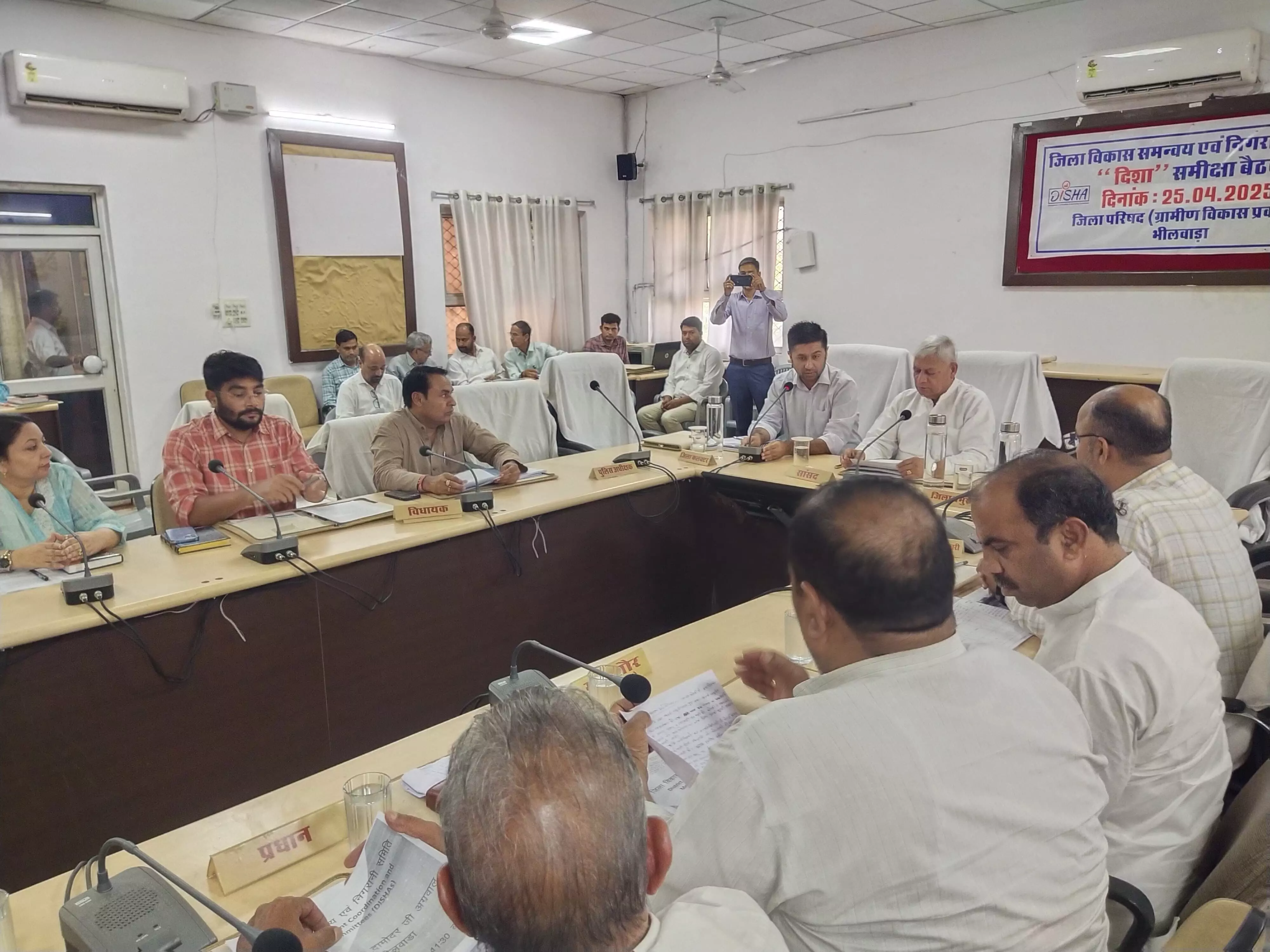 “अंतिम छोर के व्यक्ति तक योजनाओं का लाभ पहुँचना हो प्राथमिकता”-सांसद “अंतिम छोर के व्यक्ति तक योजनाओं का लाभ पहुँचना हो प्राथमिकता”-सांसद