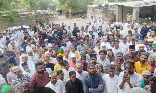 पहलगाम हादसे पर मुस्लिम समाज ने काली पट्टी बांध जताया विरोध, कहा हिंसक घटनाओं का इस्लाम धर्म से कोई लेना देना नहीं