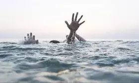 तीन बच्चों की पोखर में डूबने से मौत