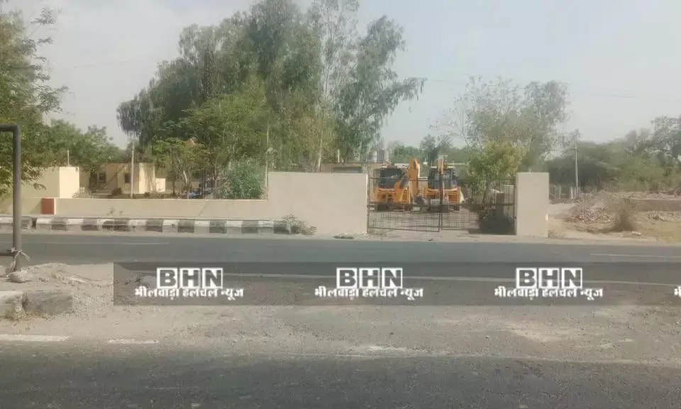 गोचर भूमि से अवैध मिट्टी खनन पर कार्रवाई, दो डम्पर और दो जेसीबी जब्त गोचर भूमि से अवैध मिट्टी खनन पर कार्रवाई, दो डम्पर और दो जेसीबी जब्त