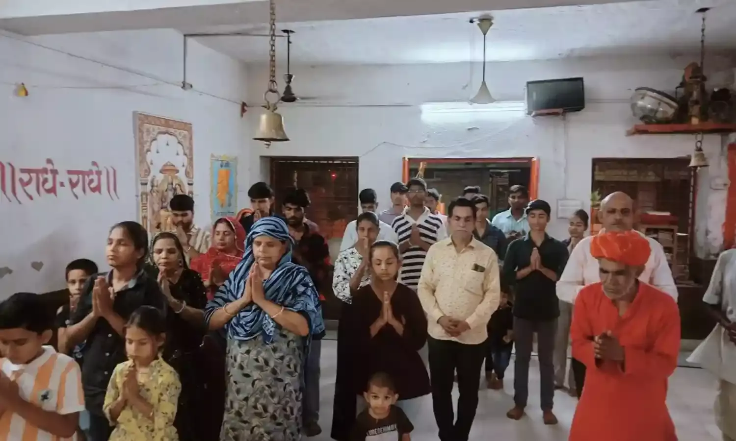 चारभुजा मंदिर में की श्रद्धांजलि सभा चारभुजा मंदिर में की श्रद्धांजलि सभा
