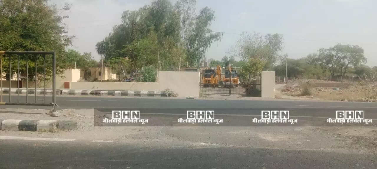गोचर भूमि से अवैध मिट्टी खनन पर कार्रवाई, दो डम्पर और दो जेसीबी जब्त गोचर भूमि से अवैध मिट्टी खनन पर कार्रवाई, दो डम्पर और दो जेसीबी जब्त