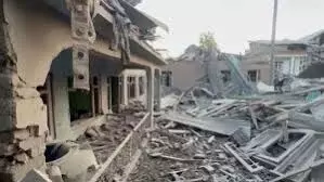 दक्षिण कश्मीर में तीन आतंकवादियों के घर “विस्फोटकों का उपयोग करके” ध्वस्त किए गए दक्षिण कश्मीर में तीन आतंकवादियों के घर “विस्फोटकों का उपयोग करके” ध्वस्त किए गए