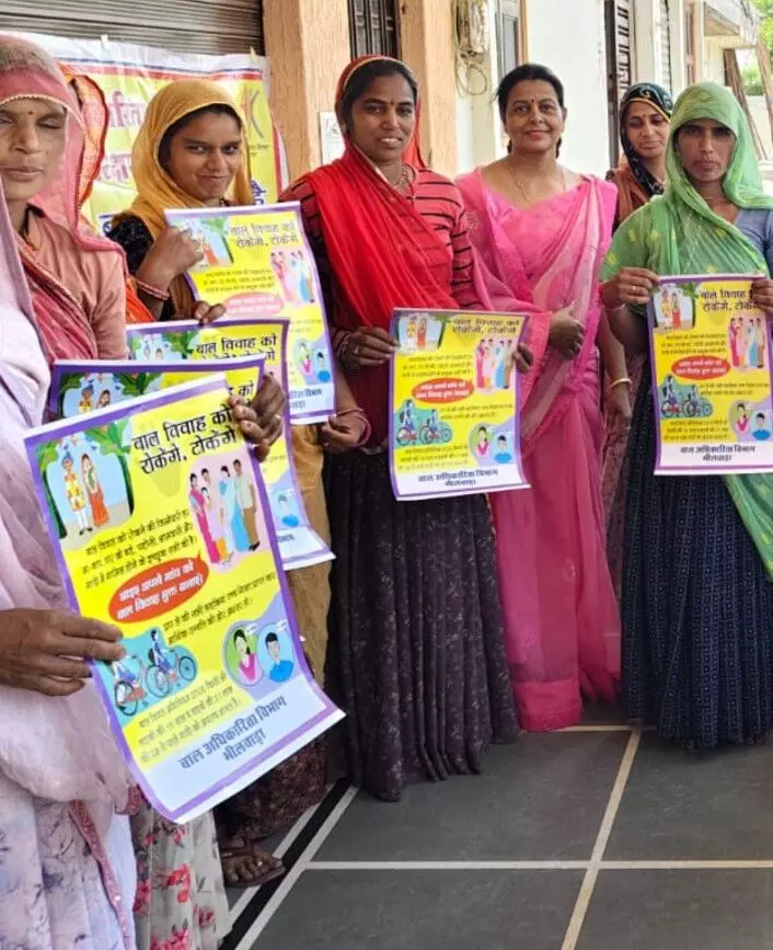 बाल विवाह की रोकथाम के लिए महिलाओं को किया जागरूक बाल विवाह की रोकथाम के लिए महिलाओं को किया जागरूक