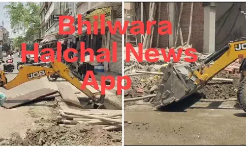 बीच शहर अतिक्रमण कर सडक़ पर बना दिया टैंक, नगर निगम ने चलाया पीला पंजा बीच शहर अतिक्रमण कर सडक़ पर बना दिया टैंक, नगर निगम ने चलाया पीला पंजा