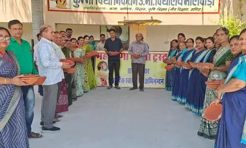 पक्षियों के लिए परिंडो का वितरण