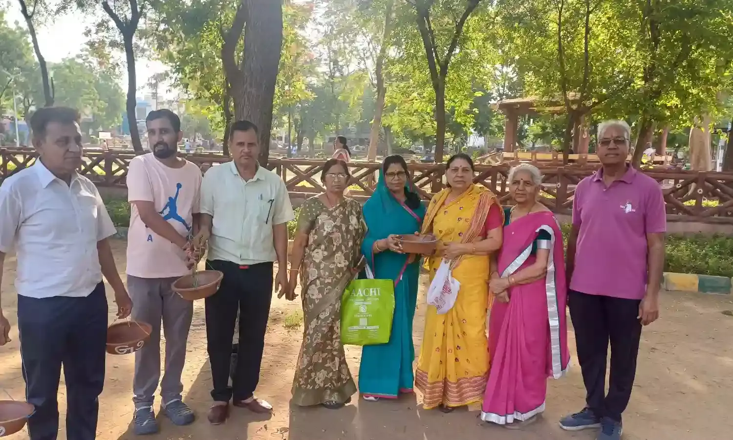 करुणा केंद्र ने वितरित किए नि:शुल्क परिंडे*