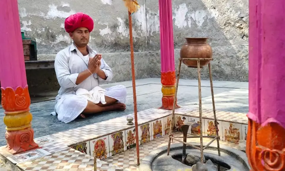 सात दिवसीय श्री रूद्र पंच कुड़ीय महायज्ञ संतोषपुरा में