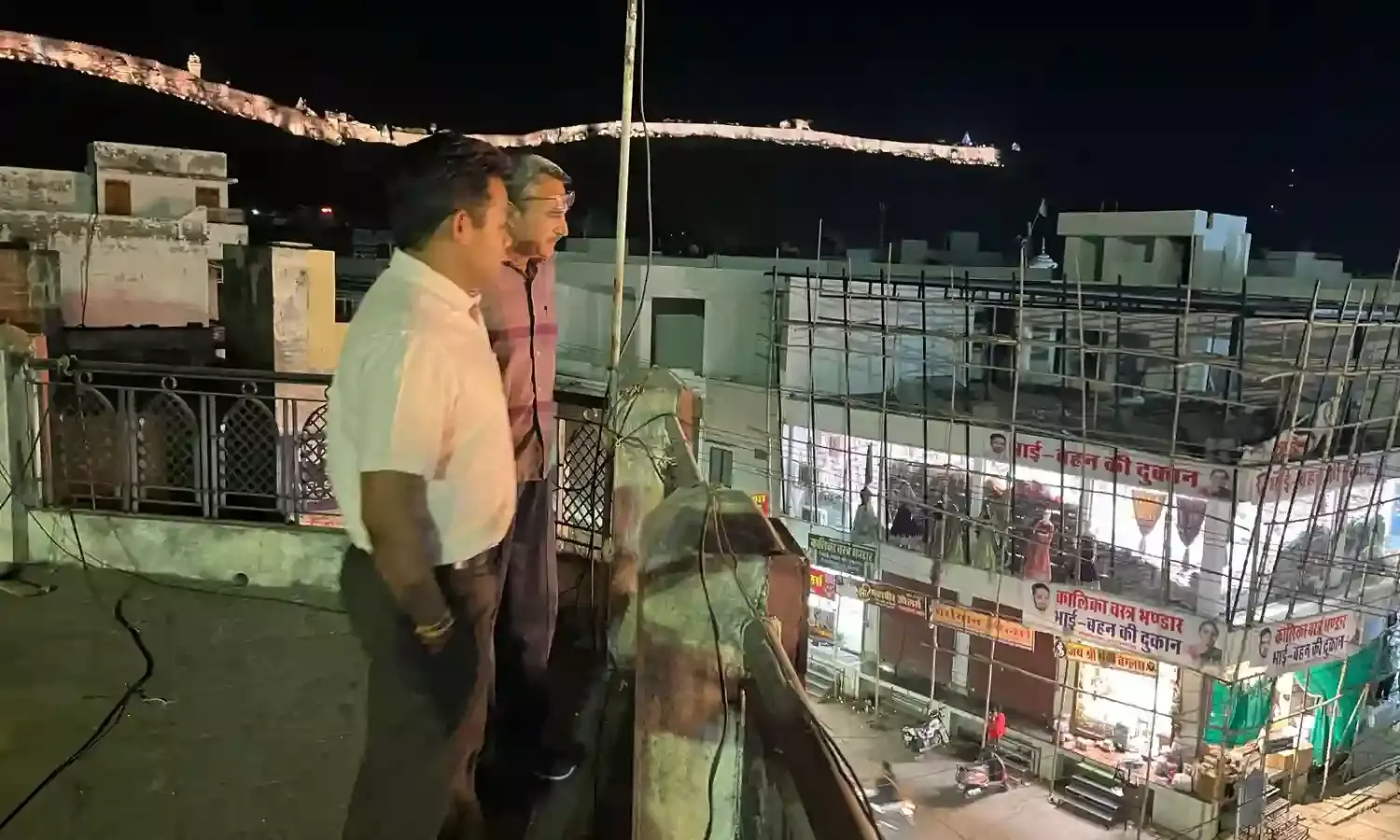 जिला कलक्टर ने किया पुलिस कंट्रोल रूम का औचक निरीक्षण