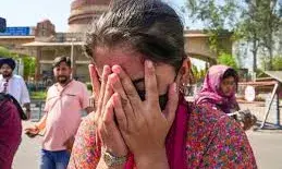 भारत न पर छोड़ने तीन साल जेल, ₹3 लाख जुर्माना या दोनों सजाएं भारत न पर छोड़ने तीन साल जेल, ₹3 लाख जुर्माना या दोनों सजाएं