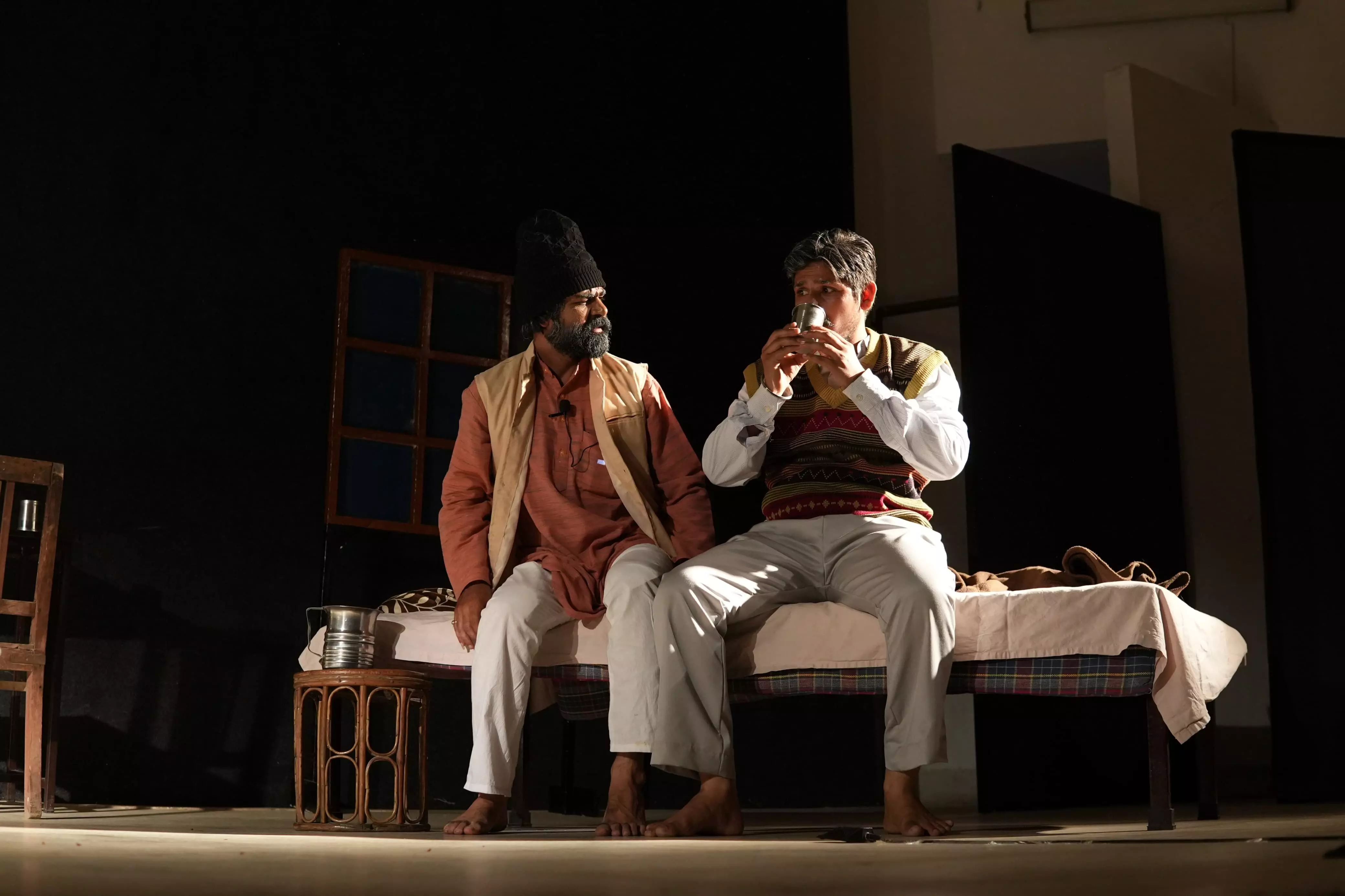 बली और शम्भू के माध्यम से बदलते रिश्तों, पारिवारिक टूटन को किया उजागर बली और शम्भू के माध्यम से बदलते रिश्तों, पारिवारिक टूटन को किया उजागर