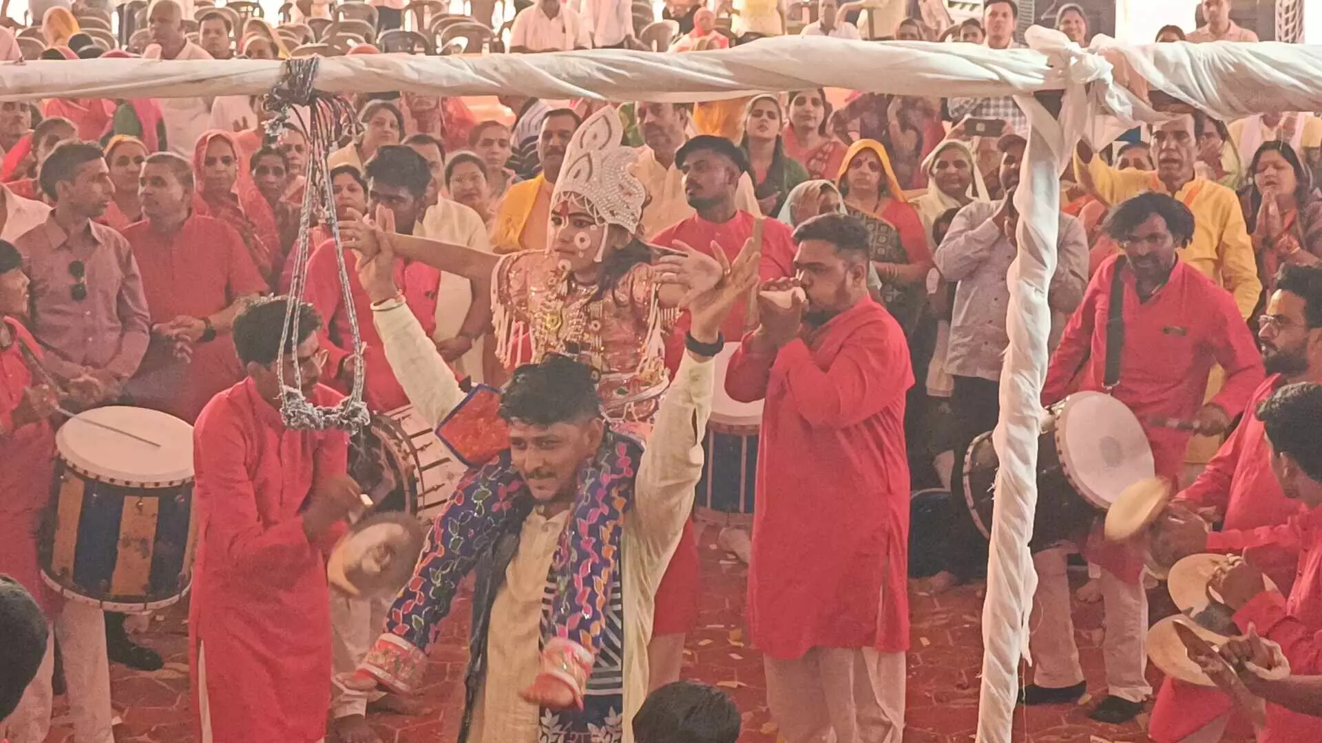 भागीरथी गंगा डूबने पर मार देती है लेकिन भागवत गंगा डूबने पर तार देती है - महंत मोहन शरण भागीरथी गंगा डूबने पर मार देती है लेकिन भागवत गंगा डूबने पर तार देती है - महंत मोहन शरण