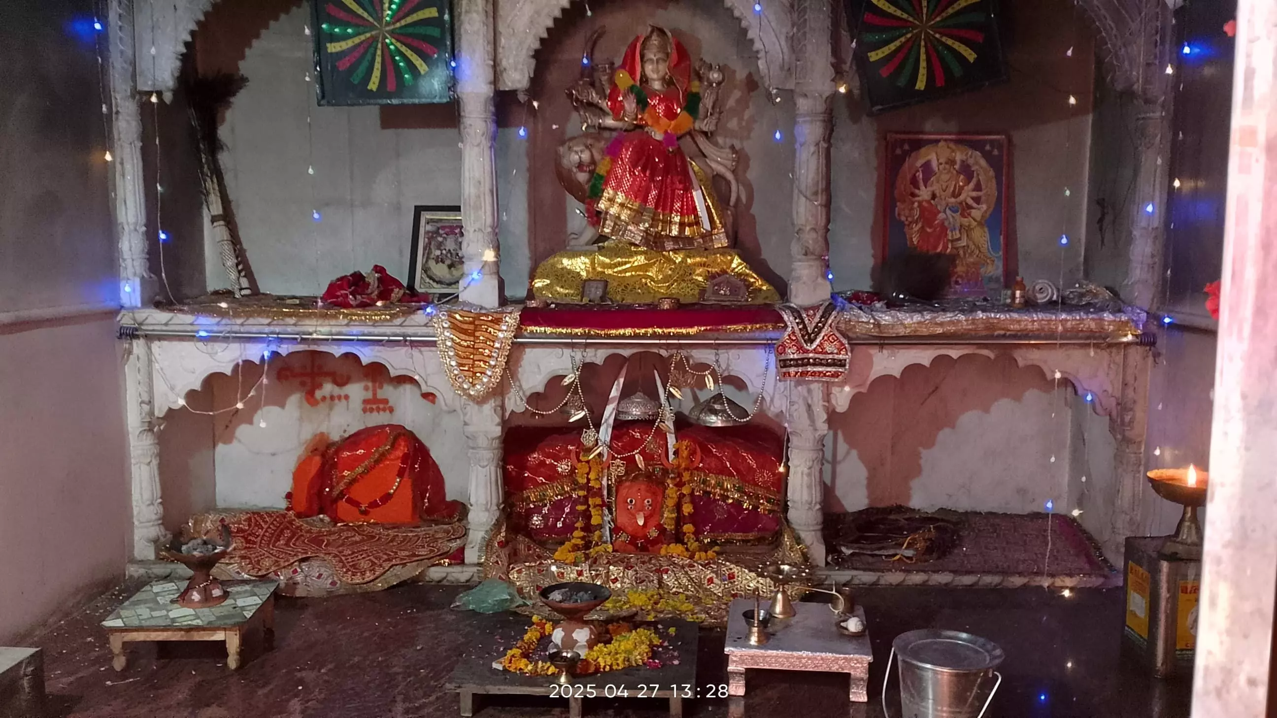 बीजासन माता मंदिर पर लगा मेला, दूर-दूर से ढोक दर्शन करने पहुंचते हैं श्रद्धालु बीजासन माता मंदिर पर लगा मेला, दूर-दूर से ढोक दर्शन करने पहुंचते हैं श्रद्धालु