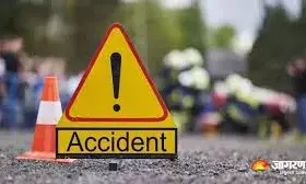 भिड़ंत के बाद जलकर खाक हुए ट्रॉले, तीन लोग ज़िंदा जल मरे भिड़ंत के बाद जलकर खाक हुए ट्रॉले, तीन लोग ज़िंदा जल मरे