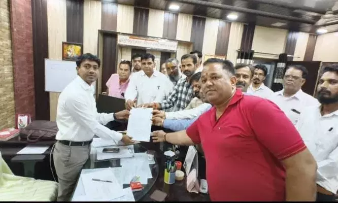 परशुराम सेना ने पहलगाम आतंकी हमले के विरोध में सौंपा ज्ञापन परशुराम सेना ने पहलगाम आतंकी हमले के विरोध में सौंपा ज्ञापन