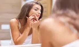 गर्मी में चेहरे पर ज्यादा नजर आते हैं ब्लैकहेड्स,आज ही अपनाएं ये टिप्स