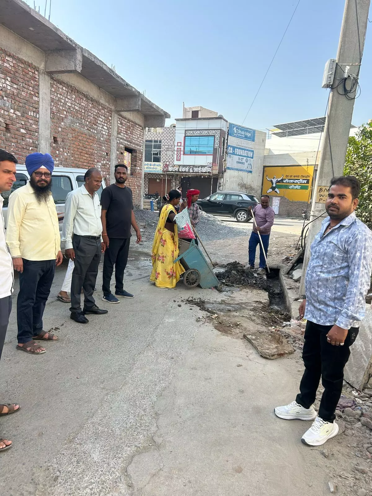 नगर परिषद और भाजपा कार्यकर्ताओं द्वारा वार्ड नंबर 55 में सफाई अभियान पखवाड़ा शुरू
